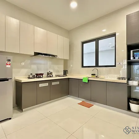 Country Garden Danga Bay Sea View Homestay By Stayrene Johor Bahru Room photo