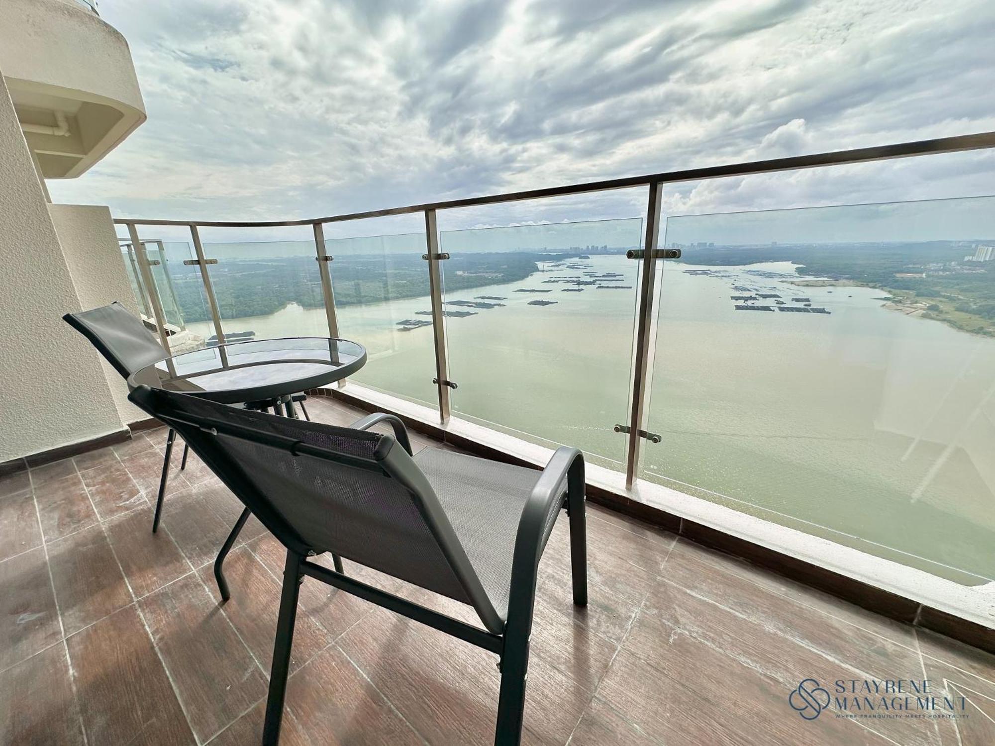 Country Garden Danga Bay Sea View By Stayrene Apartment