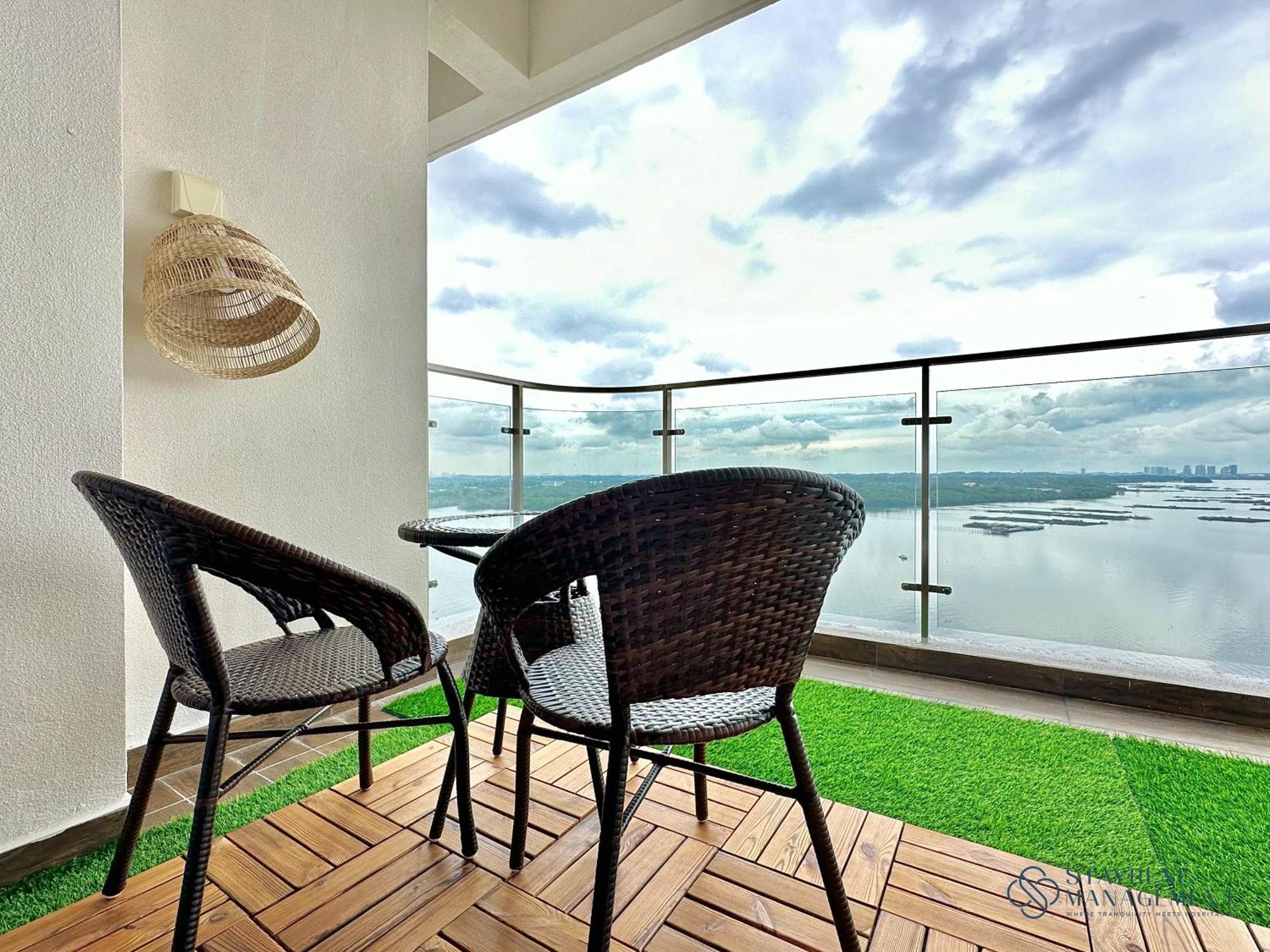 Apartment Country Garden Danga Bay Sea View By Stayrene